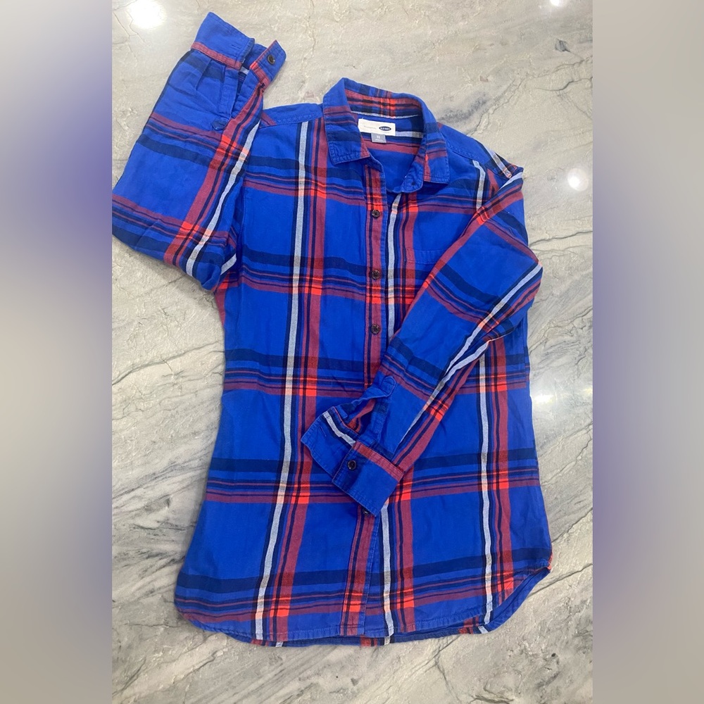 Old Navy XS blue, red, white, black plaid “boyfriend” flannel button down top